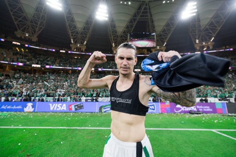 عاجل.-تطورات-إصابة-لاعب-الأهلي-إيبانيز