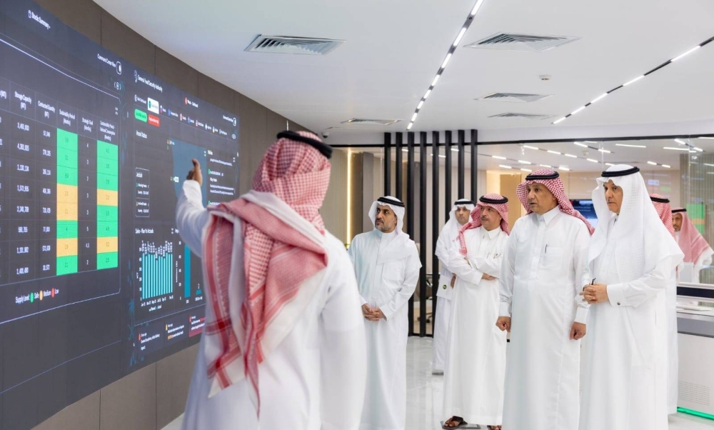 الفضلي يوجه بتوافر السلع الزراعية والغذائية