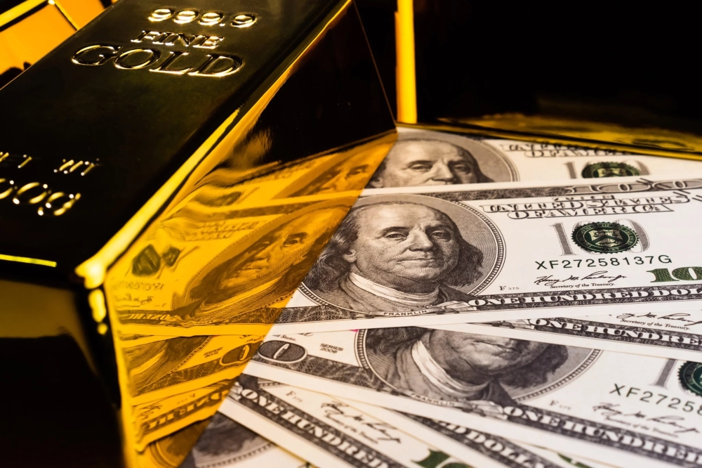 أسعار الذهب ترتفع بأكثر من 1% مدعومة بضعف الدولار