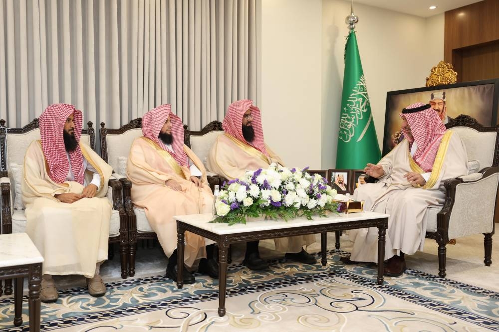 أمير نجران يطّلع على تقرير البرنامج التوعوي "لعلكم تتقون"