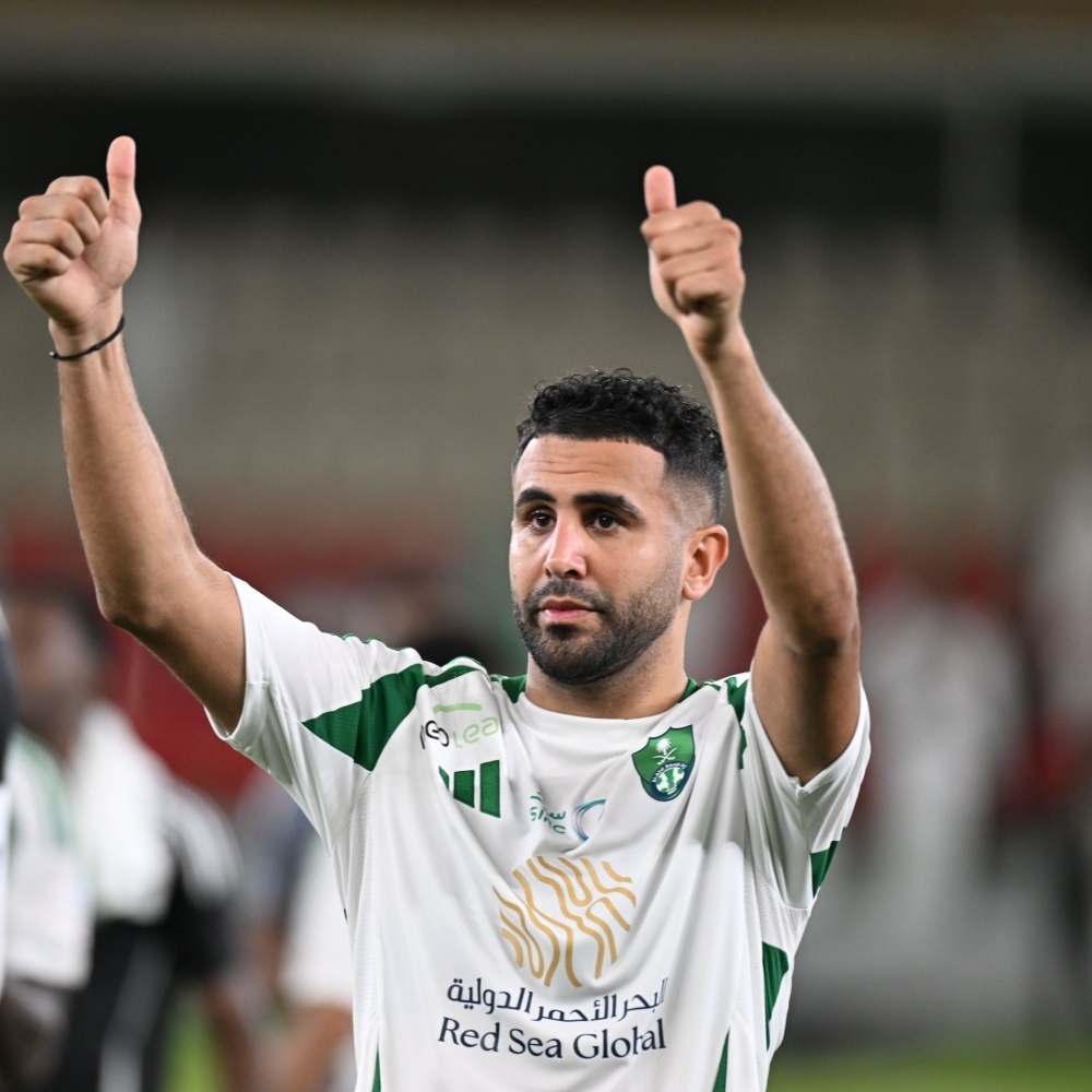 عاجل.. رياض محرز يفاجئ جماهير الأهلي قبل مباراة الدحيل.. ماذا فعل؟