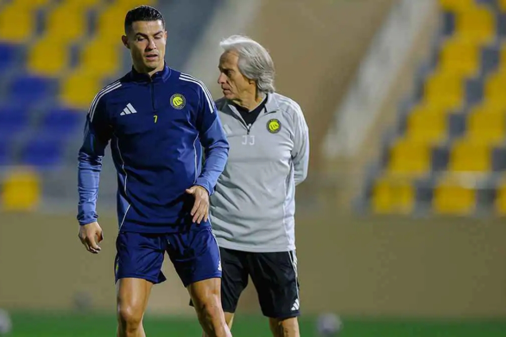 عاجل .. جيسوس يكشف سبب استبدال رونالدو في مباراة النصر والاتفاق