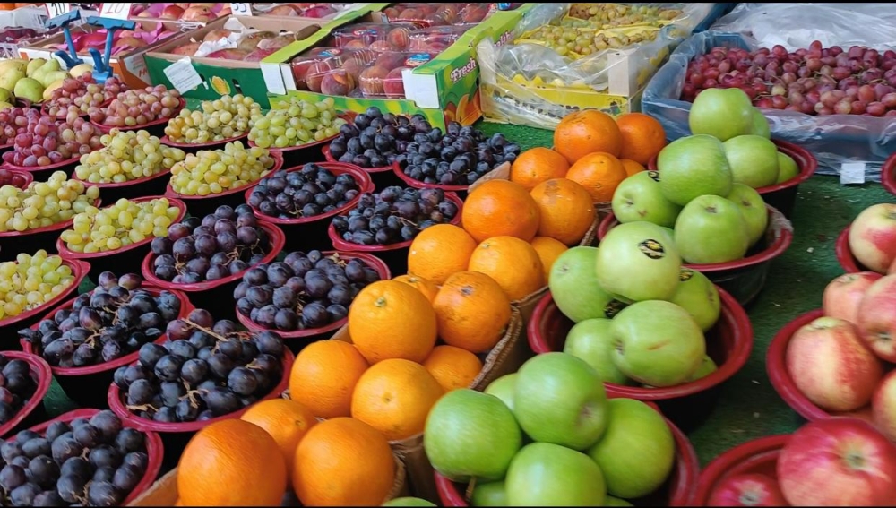 العنب والموز يتصدران ارتفاعات أسعار الفواكه في السعودية خلال مارس 2026