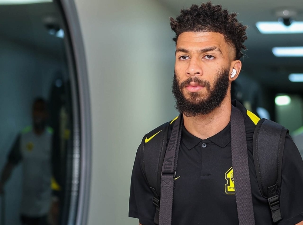 عاجل.. اشتباك بين عبدالرحمن العبود وجماهير الاتحاد عقب مباراة ماتشيدا.. ومحمد نور يتدخل