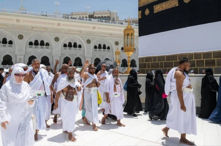 استقبال-طلائع-الحجاج-بمكة-وخدمة-جديدة-للمعتمرين