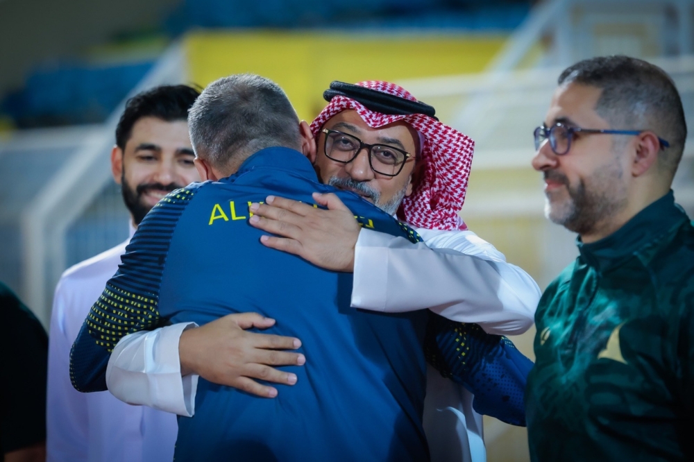 رئيس الخليج يوجه رسالة لدونيس عقب رحيله لتدريب الأخضر