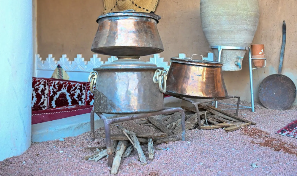 القدور النحاسية.. إرث المطبخ القصيمي وذاكرة الطهي قديمًا
