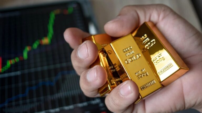 انخفاض-أسعار-الذهب-مع-صعود-النفط-وترقب-نتائج-المحادثات-الإيرانية