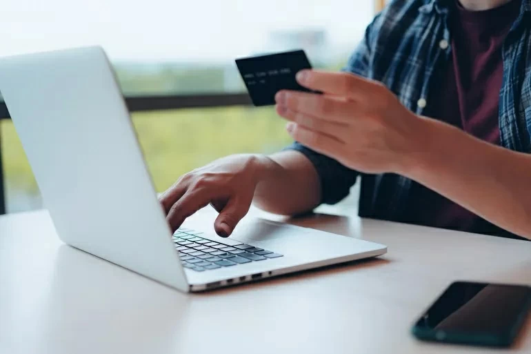 صيف 2026.. لماذا أصبح حجز تذكرة الطيران «مغامرة» غير محسوبة العواقب؟