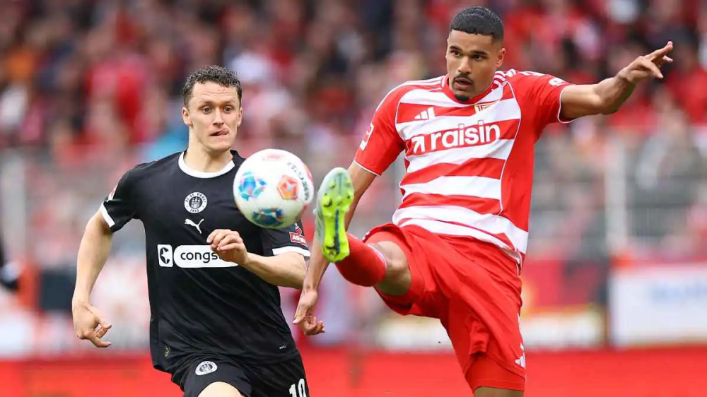 صراع سعودي أوروبي على مدافع يونيون برلين.. وصندوق الاستثمارات يتحرك بقوة