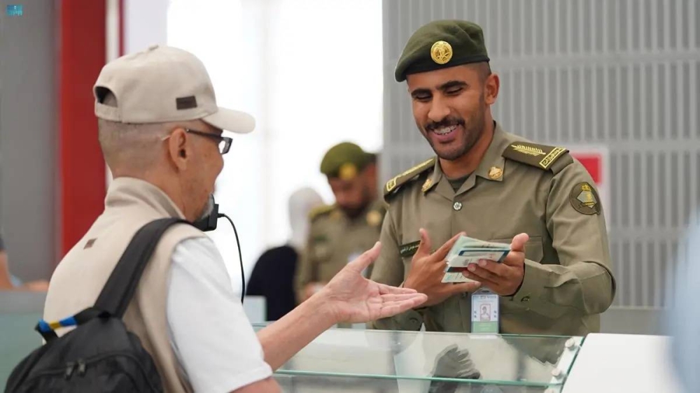 60 يوما سجنا تلغي الإقامة المميزة