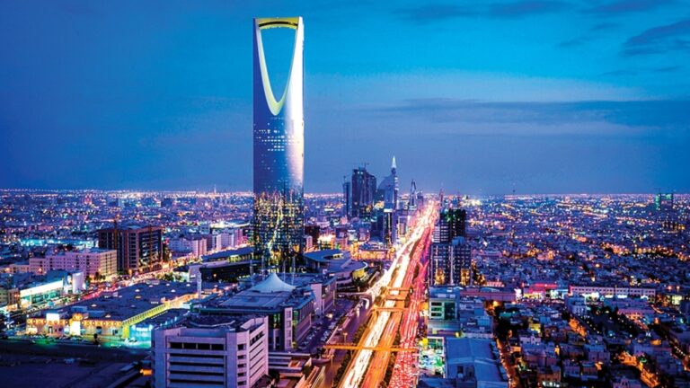 جامعة الرياض للفنون.. برامج ومقررات تعزز الثقافة السعودية